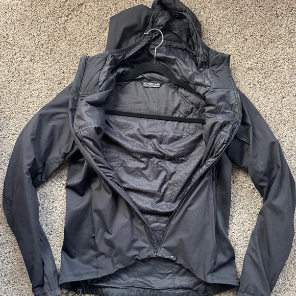 Arc’Teryx Light Full Zip Jacket - Picture 2 of 3